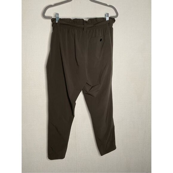 ATHLETA Skyline Belted Paper Bag Tie Waist Jogger Pants Travel Arbor Green Sz 10 - Picture 4 of 9
